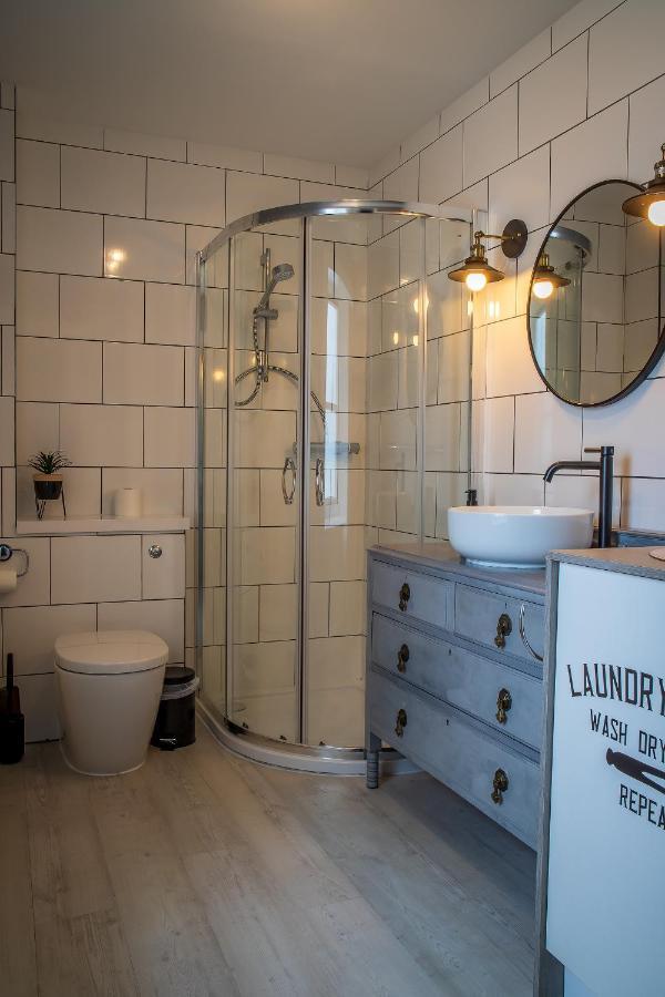 Great Glen Way Canal Side Apartment インヴァネス エクステリア 写真