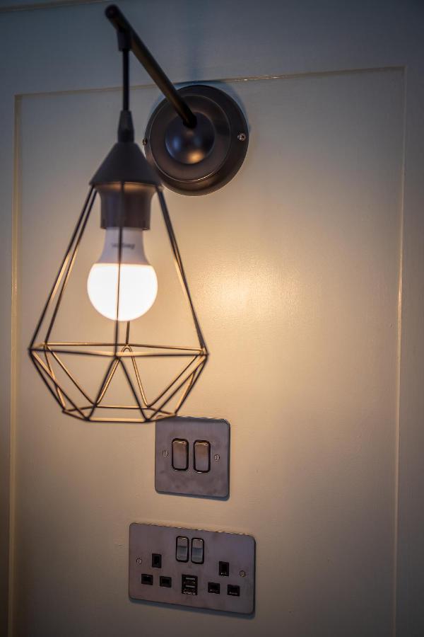 Great Glen Way Canal Side Apartment インヴァネス エクステリア 写真